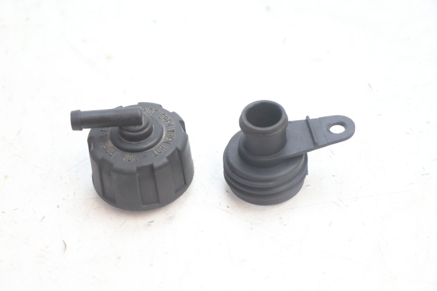 photo de BOUCHON RADIATEUR YAMAHA XMAX X-MAX 125 (2006 - 2009) - Détail de la pièce