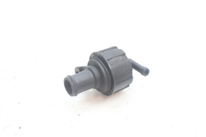 photo de BOUCHON RADIATEUR YAMAHA X-MAX XMAX 125 (2010 - 2013) - Autre angle de vue