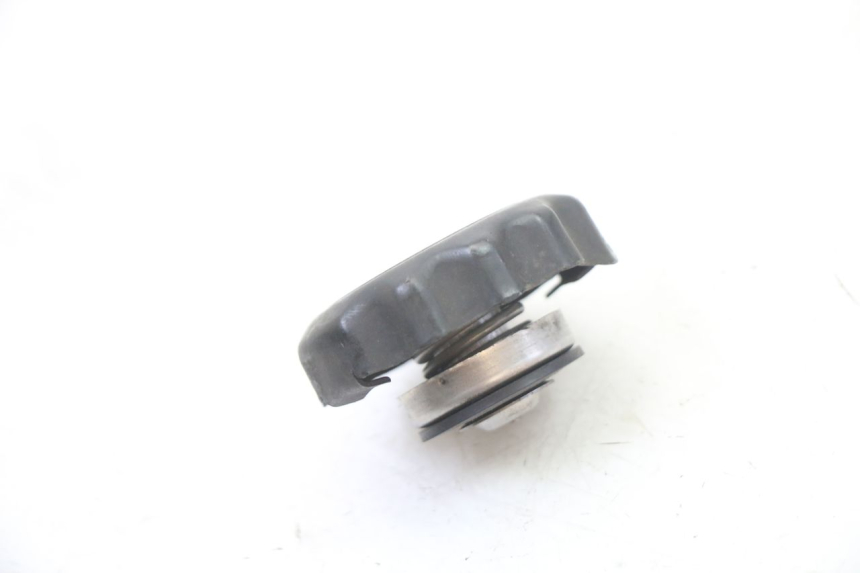 photo de BOUCHON RADIATEUR HONDA XLV VARADERO 125 (2000 - 2006)