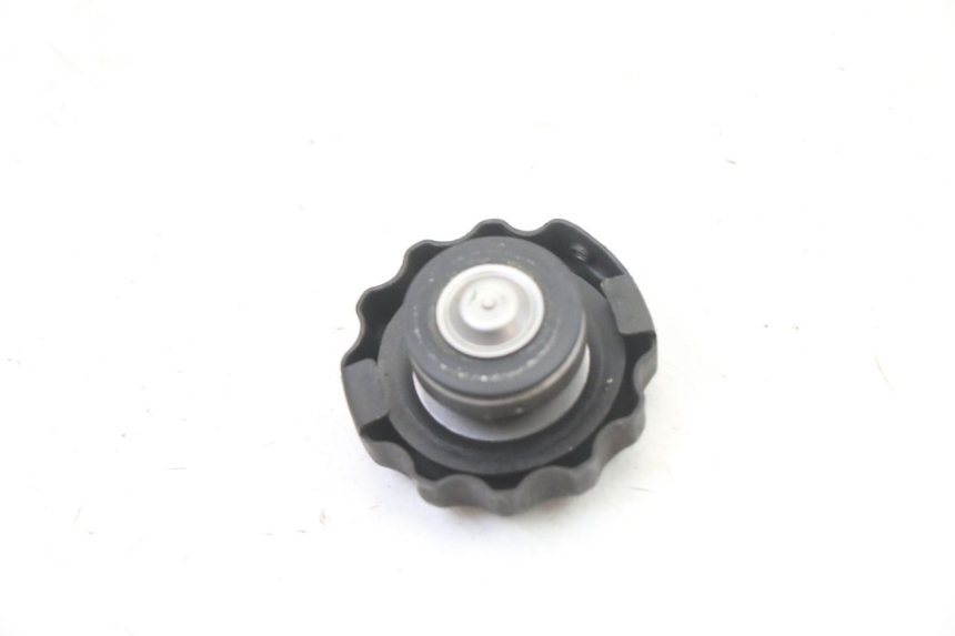 photo de BOUCHON RADIATEUR HONDA XLV VARADERO 125 (2000 - 2006)