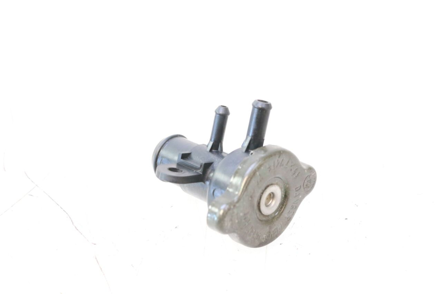 photo de BOUCHON RADIATEUR YAMAHA XP T-MAX ABS 500 (2005 - 2005) - Zoom état d’usage