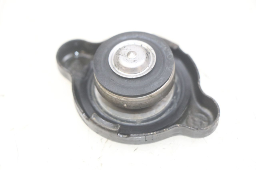 photo de BOUCHON RADIATEUR YAMAHA YP MAJESTY 400 (2004 - 2008)