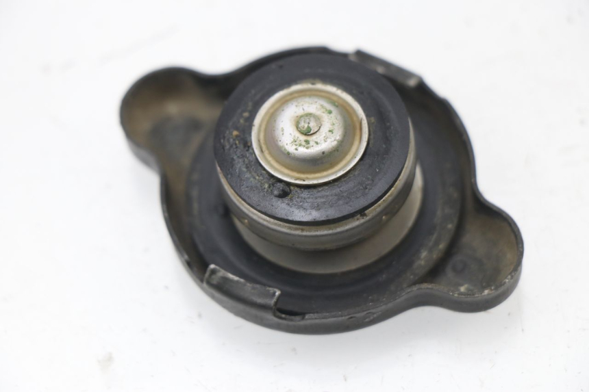 photo de BOUCHON RADIATEUR YAMAHA YZ 80 (1998 - 2001)