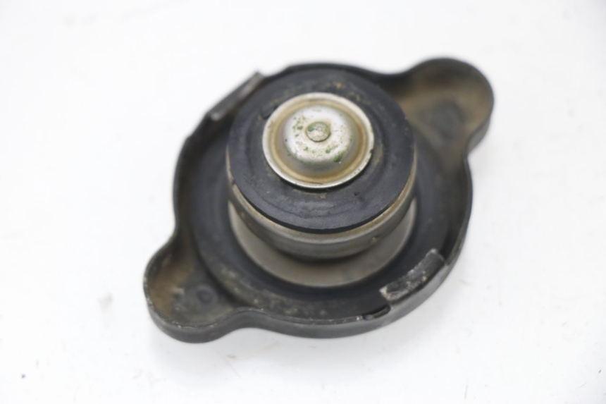 photo de BOUCHON RADIATEUR YAMAHA YZ 80 (1998 - 2001)