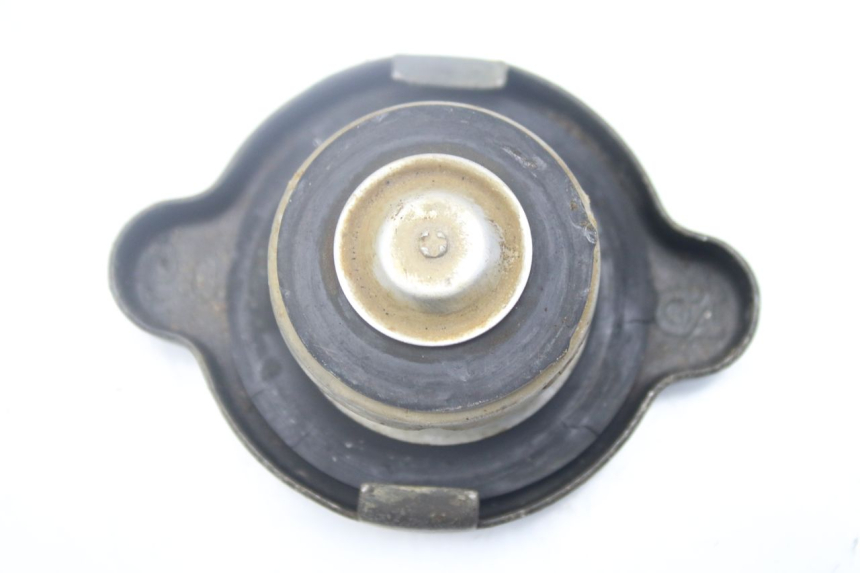 photo de BOUCHON RADIATEUR YAMAHA YZ 80 (1982 - 1983)