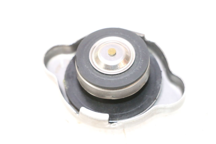 photo de BOUCHON RADIATEUR YAMAHA YZF R6 600 (2008 - 2009) - Vue principale