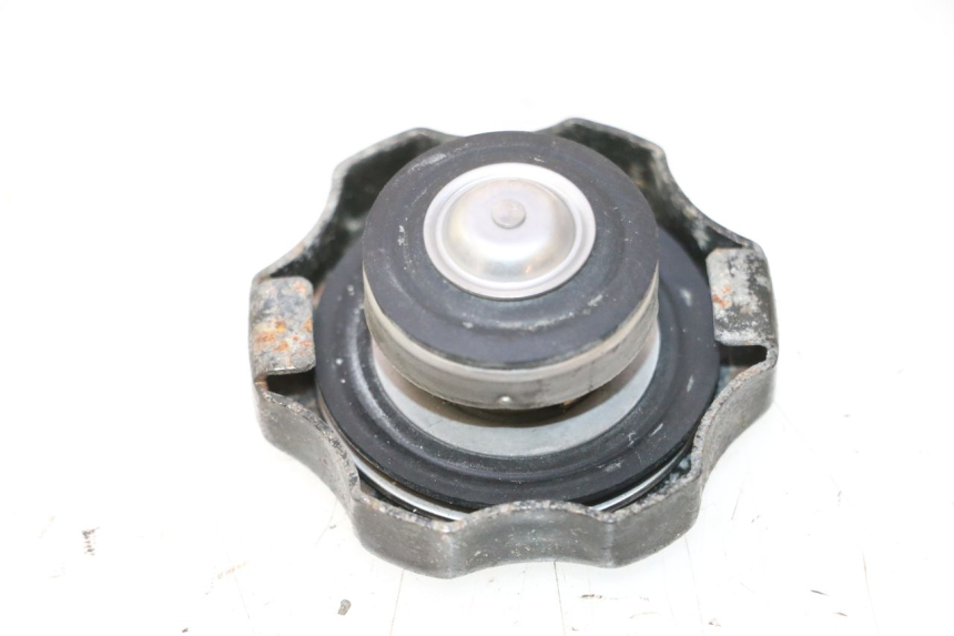 photo de BOUCHON RADIATEUR KAWASAKI ZX-6R ZX6R 600 (1995 - 1997) - Vue principale