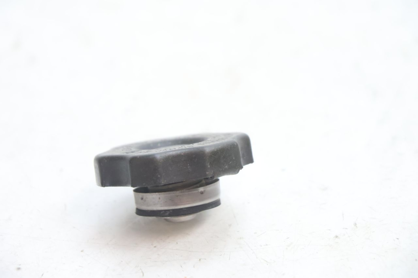 photo de BOUCHON RADIATEUR KAWASAKI ZX-6R ZX6R 600 (2000 - 2002) - Détail de la pièce