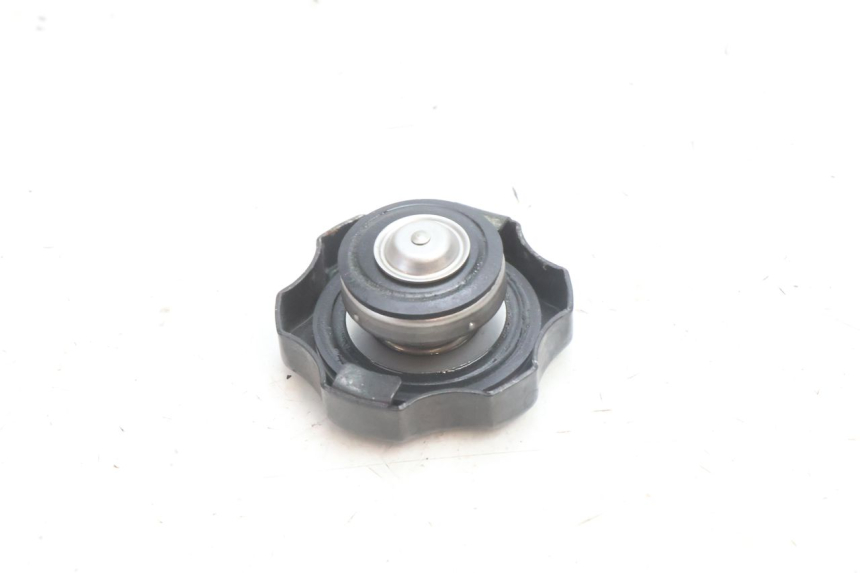photo de BOUCHON RADIATEUR KAWASAKI ZZR 600 (1995 - 2004) - Zoom état d’usage