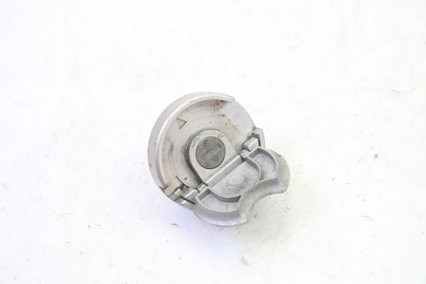 photo de BOUCHON RESERVOIR ESSENCE KYMCO AGILITY NAKED RENOUVO 2T 50 (2011 - 2018)