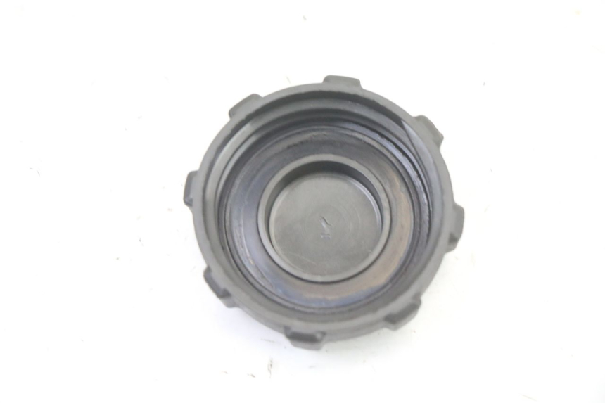 photo de BOUCHON RESERVOIR ESSENCE APRILIA ATLANTIC 125 (2003 - 2009)