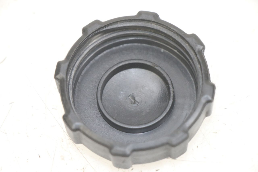 photo de BOUCHON RESERVOIR ESSENCE APRILIA SR 2T 50 (2012 - 2017)