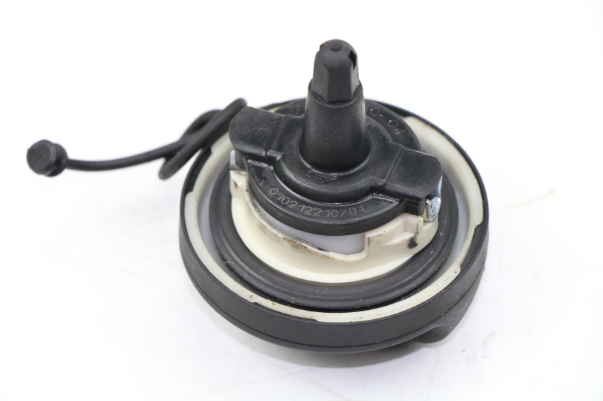 photo de BOUCHON RESERVOIR ESSENCE BMW C GT 650 (2012 - 2015)
