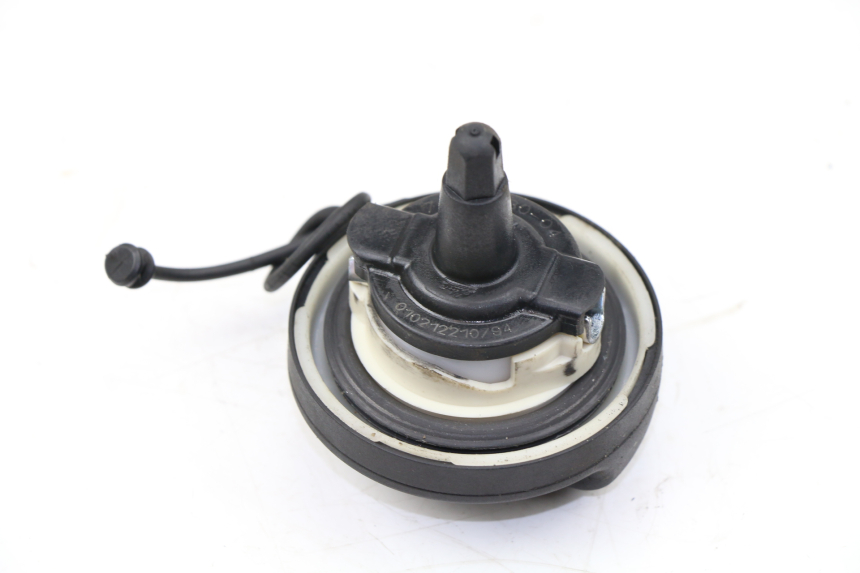 photo de BOUCHON RESERVOIR ESSENCE BMW C GT 650 (2012 - 2015)