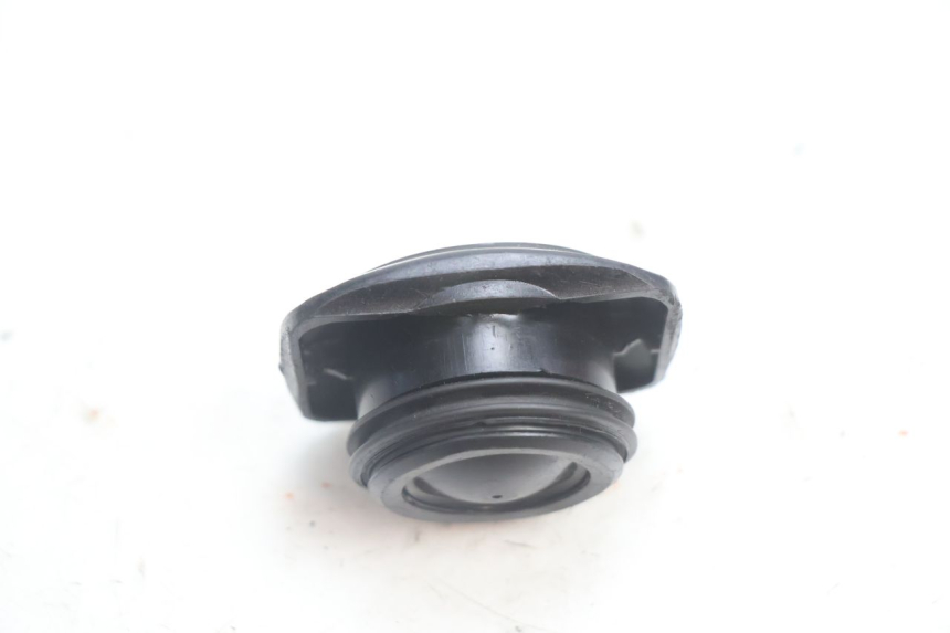 photo de BOUCHON RESERVOIR ESSENCE PEUGEOT BUXY 50 (1993 - 1998) - Détail de la pièce