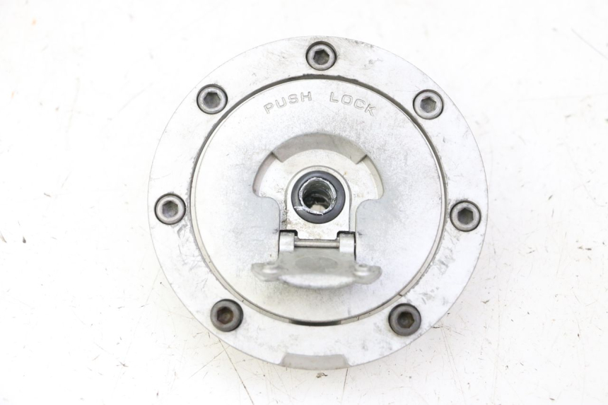 photo de BOUCHON RESERVOIR ESSENCE HONDA CBR F SC25 1000 (1989 - 1992)