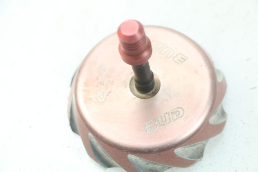 photo de BOUCHON RESERVOIR ESSENCE HONDA CRF CR-F 450 (2005 - 2008)