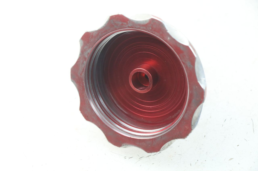 photo de BOUCHON RESERVOIR ESSENCE HONDA CRF CR-F 450 (2005 - 2008)