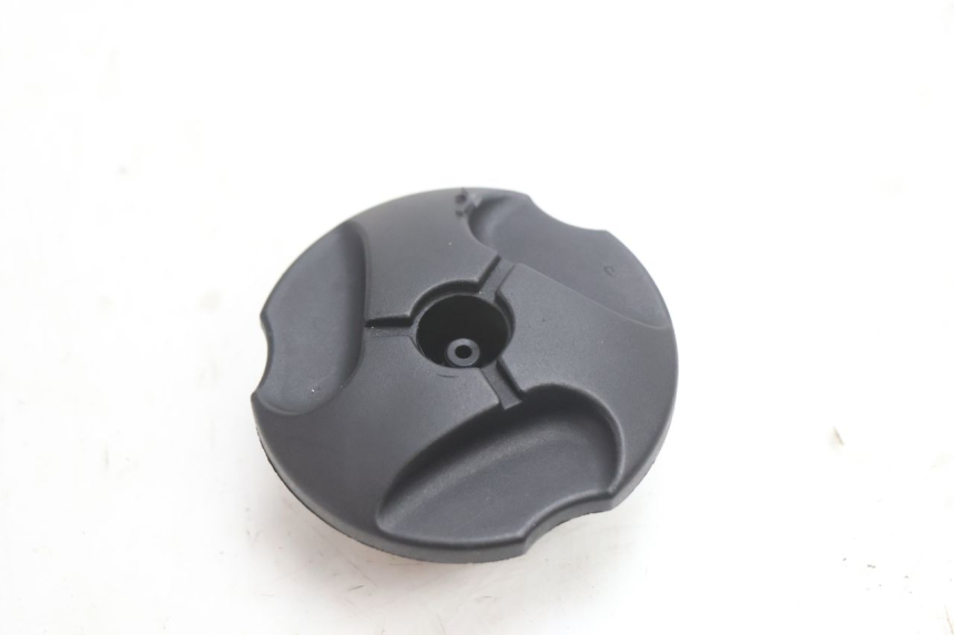 photo de BOUCHON RESERVOIR ESSENCE HM HONDA CRM DERAPAGE RR 50 (2006 - 2017) - Vue principale
