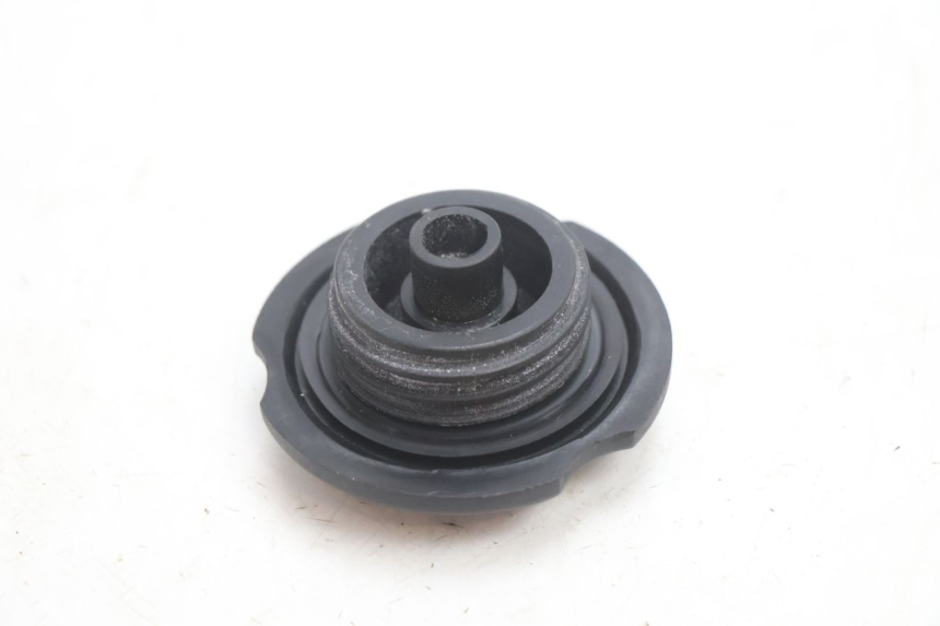 photo de BOUCHON RESERVOIR ESSENCE HM HONDA CRM DERAPAGE RR 50 (2006 - 2017) - Autre angle de vue