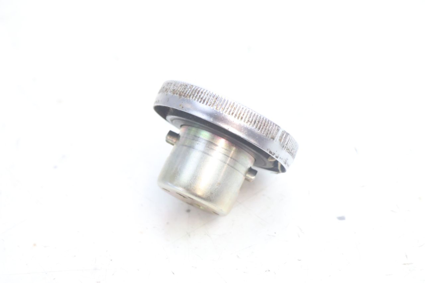 photo de BOUCHON RESERVOIR ESSENCE CF MOTO E-CHARM 125 (2005 - 2008) - Détail de la pièce
