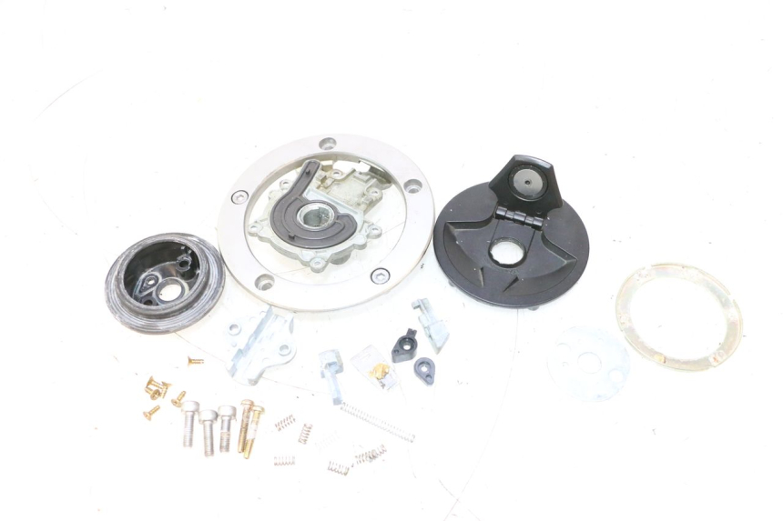 photo de BOUCHON RESERVOIR ESSENCE KAWASAKI ER-6 ER6 N 650 (2005 - 2009) - Vue principale