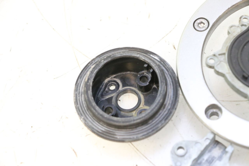 photo de BOUCHON RESERVOIR ESSENCE KAWASAKI ER-6 ER6 N 650 (2005 - 2009) - Vue produit
