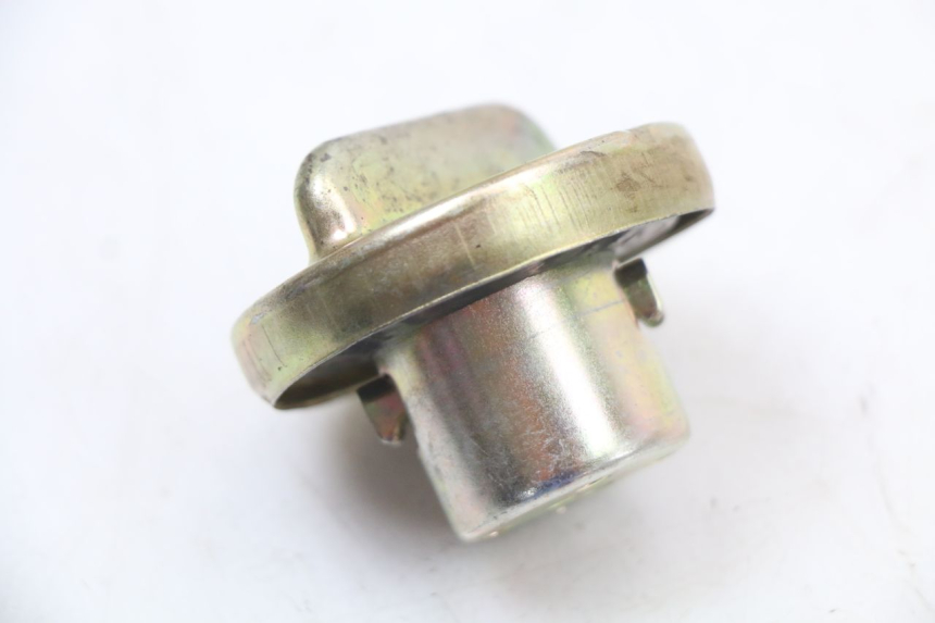 photo de BOUCHON RESERVOIR ESSENCE EUROCKA R8 4T 50 (2013 - 2022)