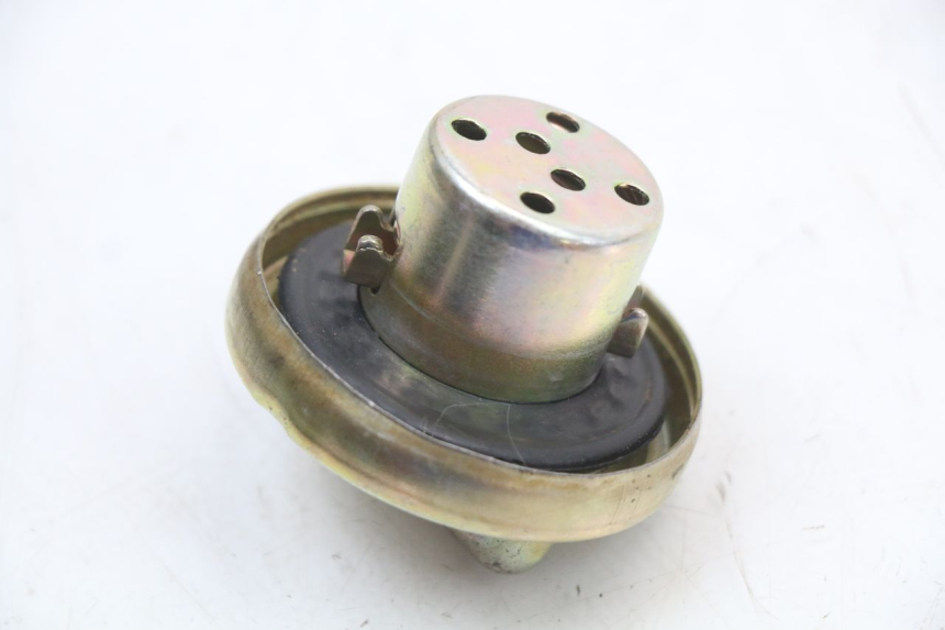 photo de BOUCHON RESERVOIR ESSENCE EUROCKA R8 4T 50 (2013 - 2022)