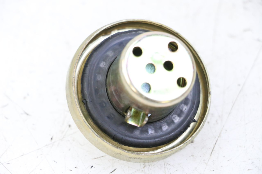 photo de BOUCHON RESERVOIR ESSENCE JM MOTORS EVOLIS 4T 50 (2018 - 2022)