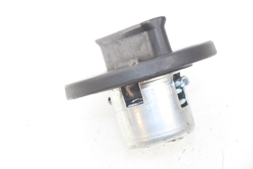 photo de BOUCHON RESERVOIR ESSENCE JM MOTORS F45i 4T 50 (2020 - 2023)