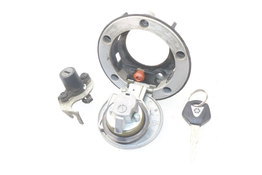 photo de BOUCHON RESERVOIR ESSENCE YAMAHA FJR ABS 1300 (2006 - 2012) - Détail de la pièce