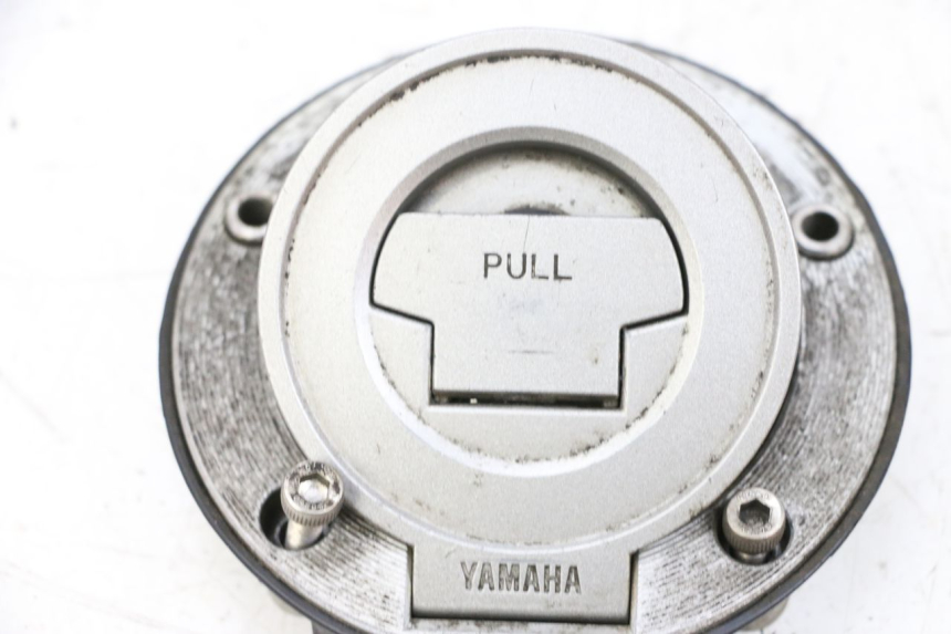 photo de BOUCHON RESERVOIR ESSENCE YAMAHA FJR ABS 1300 (2006 - 2012) - Pièce contrôlée