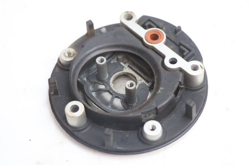 photo de BOUCHON RESERVOIR ESSENCE YAMAHA FJR 1300 (2001 - 2005) - Vue d’ensemble