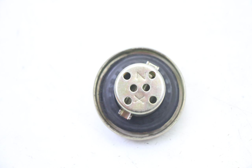 photo de BOUCHON RESERVOIR ESSENCE VENESI FLY RETRO 4T 50 (2020 - 2025)