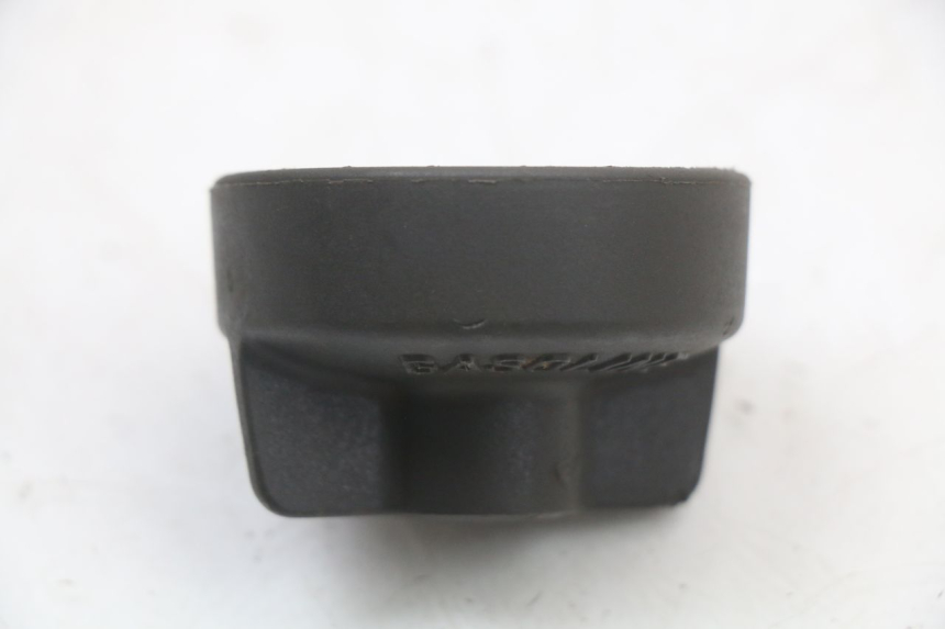 photo de BOUCHON RESERVOIR ESSENCE GILERA DNA 50 (2000 - 2007)