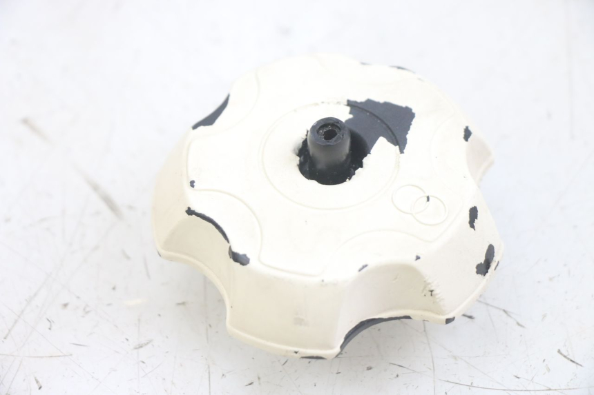 photo de BOUCHON RESERVOIR ESSENCE GILERA RK 50 (1996 - 1999)
