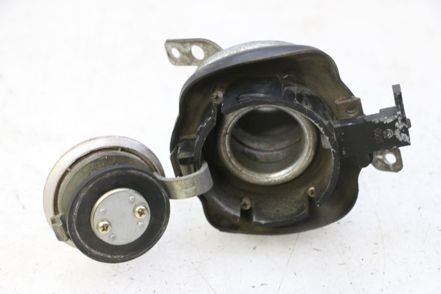 photo de BOUCHON RESERVOIR ESSENCE KYMCO GRAND DINK 125 (2002 - 2007)