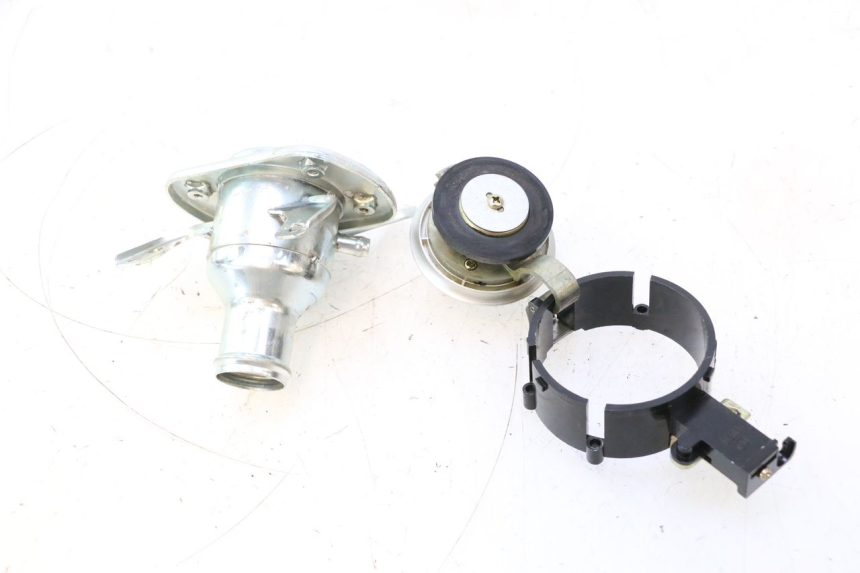 photo de BOUCHON RESERVOIR ESSENCE KYMCO GRAND DINK 125 (2008 - 2014) - Zoom état d’usage