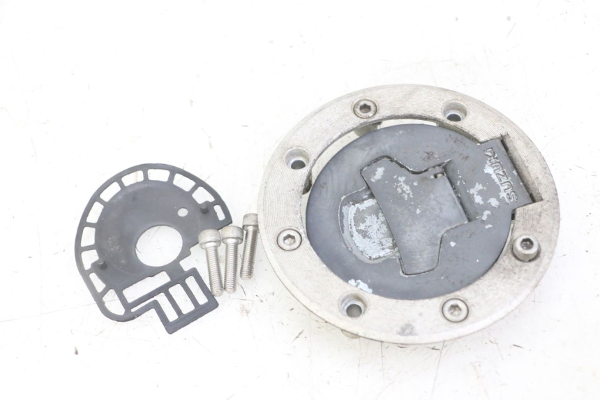 photo de BOUCHON RESERVOIR ESSENCE SUZUKI GS GSE 500 (2001 - 2003)