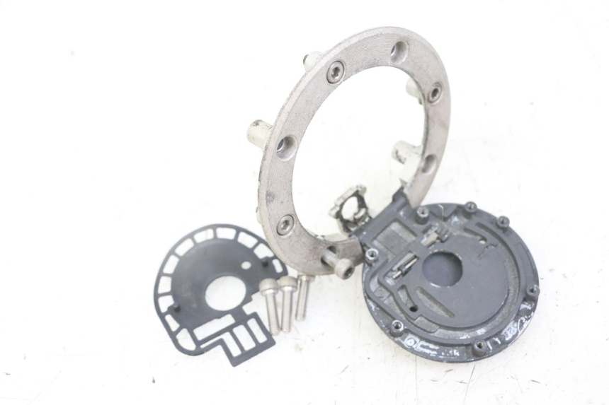 photo de BOUCHON RESERVOIR ESSENCE SUZUKI GS GSE 500 (2001 - 2003)