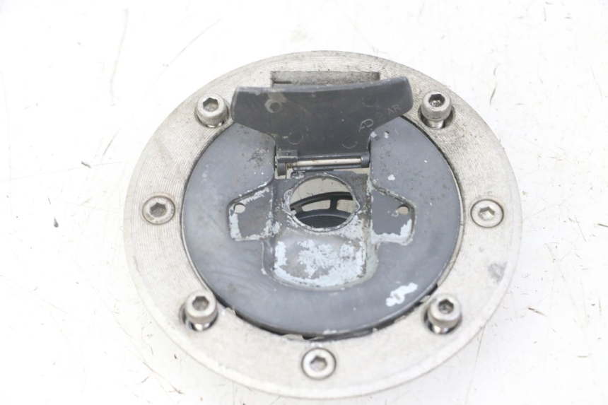 photo de BOUCHON RESERVOIR ESSENCE SUZUKI GS GSE 500 (2001 - 2003)