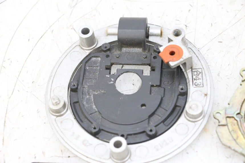 photo de BOUCHON RESERVOIR ESSENCE SUZUKI GSXR GSX-R 1000 (2003 - 2004) - Autre angle de vue