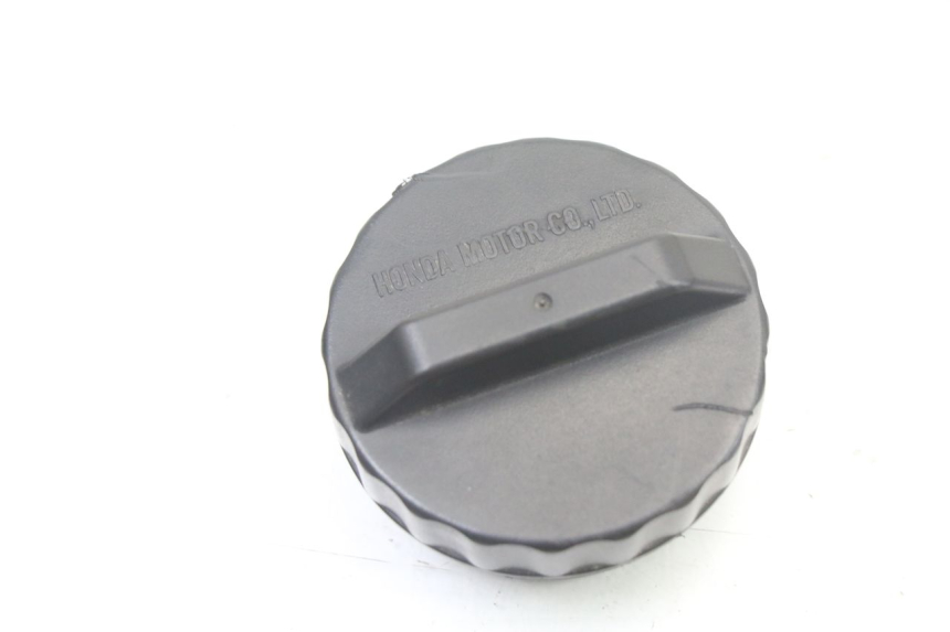 photo de BOUCHON RESERVOIR ESSENCE HONDA FES S-WING SWING ABS 125 (2007 - 2015)