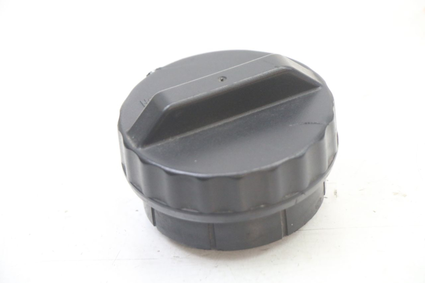 photo de BOUCHON RESERVOIR ESSENCE HONDA FES S-WING SWING ABS 125 (2007 - 2015)
