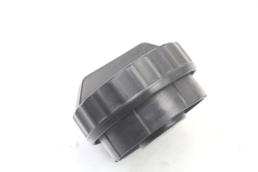 photo de BOUCHON RESERVOIR ESSENCE HONDA FES S-WING SWING ABS 125 (2007 - 2015)