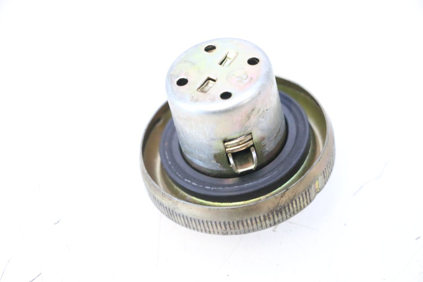 photo de BOUCHON RESERVOIR ESSENCE SYM JET 14 4T 50 (2018 - 2022) - Zoom état d’usage