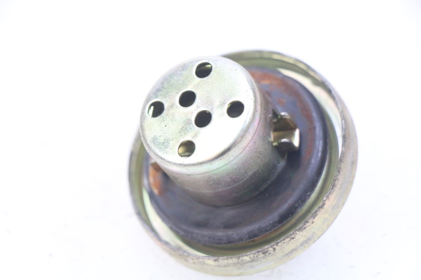 photo de BOUCHON RESERVOIR ESSENCE JM MOTORS SC 4T 50 (2012 - 2017)