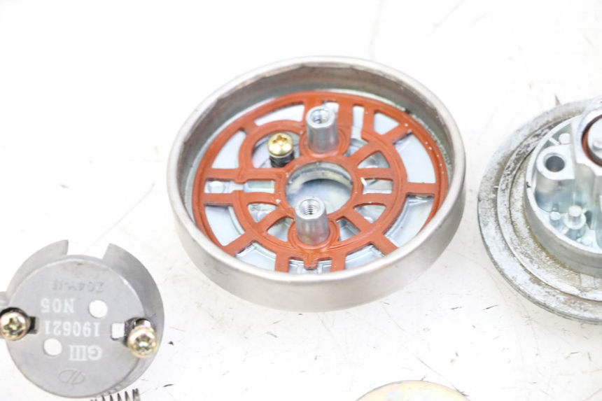 photo de BOUCHON RESERVOIR ESSENCE KEEWAY K-LIGHT KLIGHT 125 (2018 - 2025)