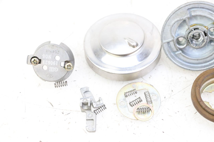 photo de BOUCHON RESERVOIR ESSENCE KEEWAY K-LIGHT KLIGHT 125 (2018 - 2025)